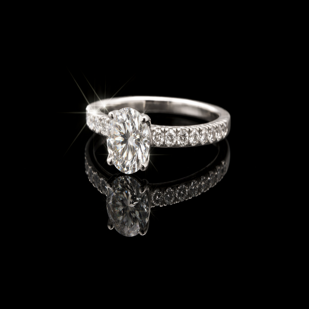 Classic Round Brilliant Cut Engagement Ring in 925 Sterling Silver – 1ct Solitaire Promise Ring with Pavé Accents – Timeless Wedding Band for Women