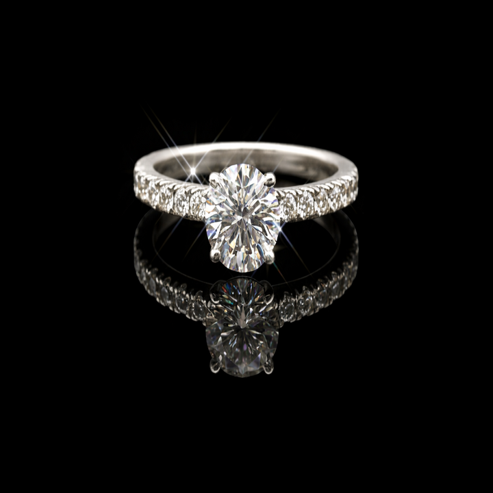 Classic Round Brilliant Cut Engagement Ring in 925 Sterling Silver – 1ct Solitaire Promise Ring with Pavé Accents – Timeless Wedding Band for Women
