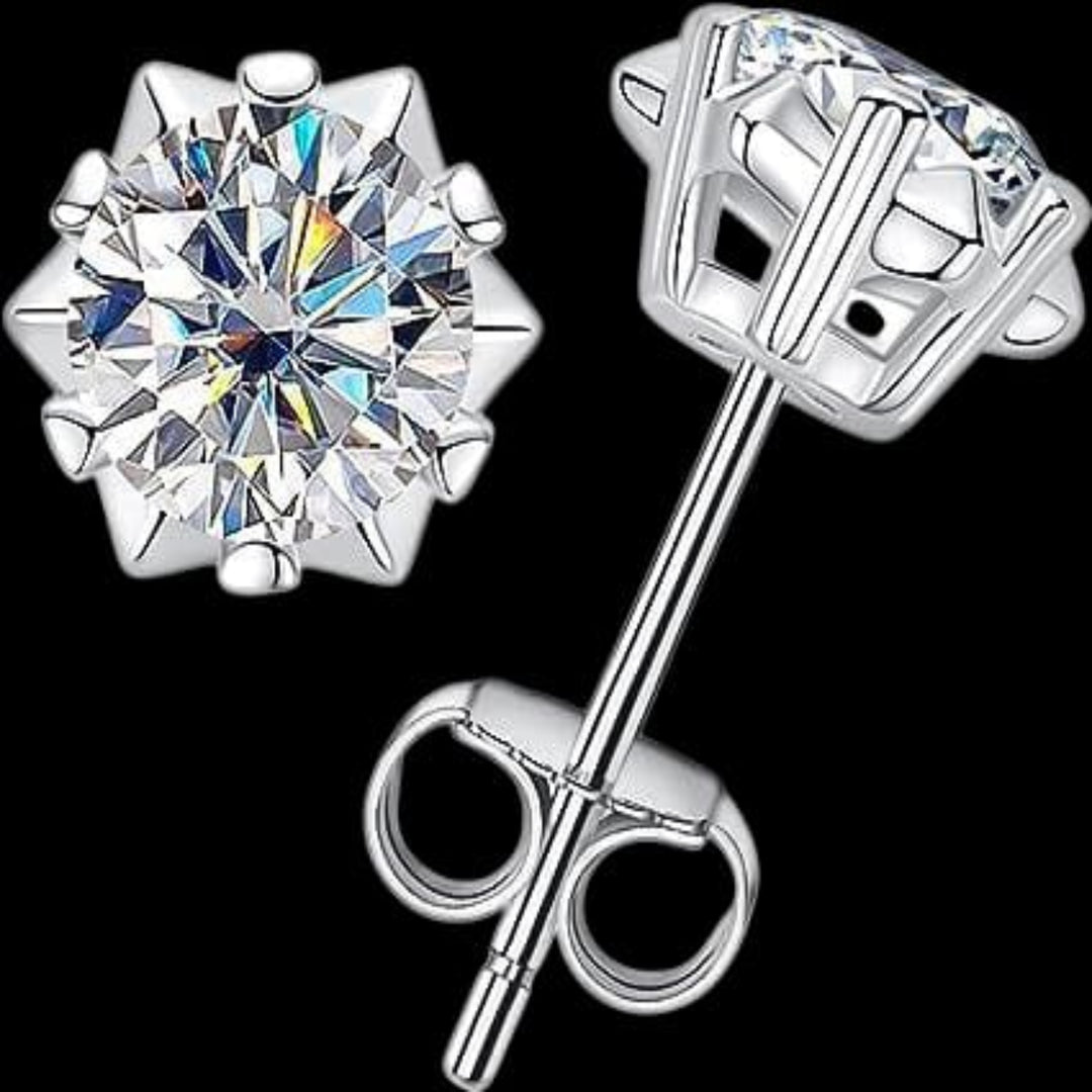Sparkling Snowflake Silver Stud Earrings – Brilliant Round Solitaire with Decorative Star Setting